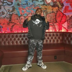 Meet your Posher, Hilton